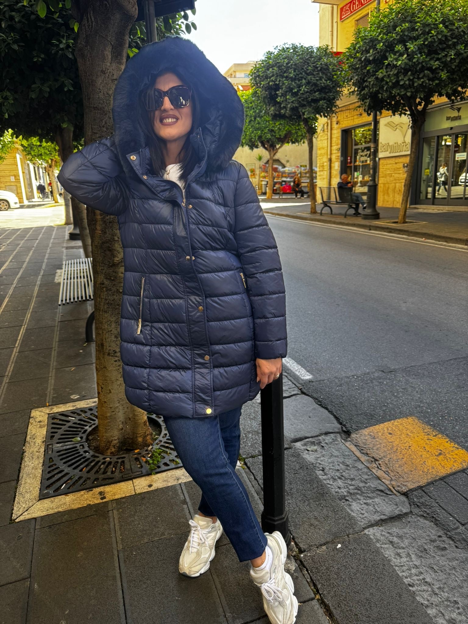 Piumino lungo con cappuccio in ecopelliccia Lizalù  9796