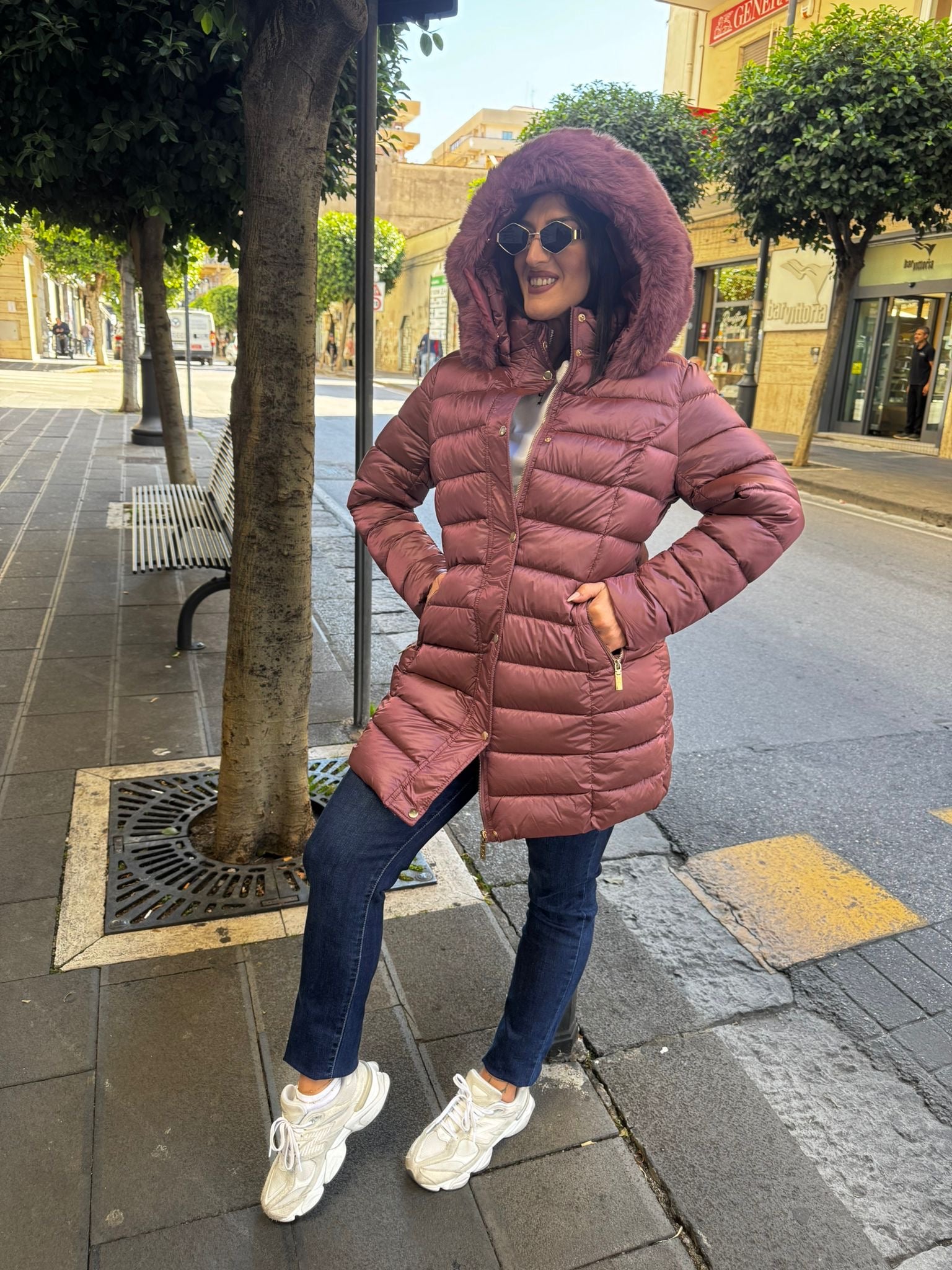 Piumino lungo con cappuccio in ecopelliccia Lizalù  9796