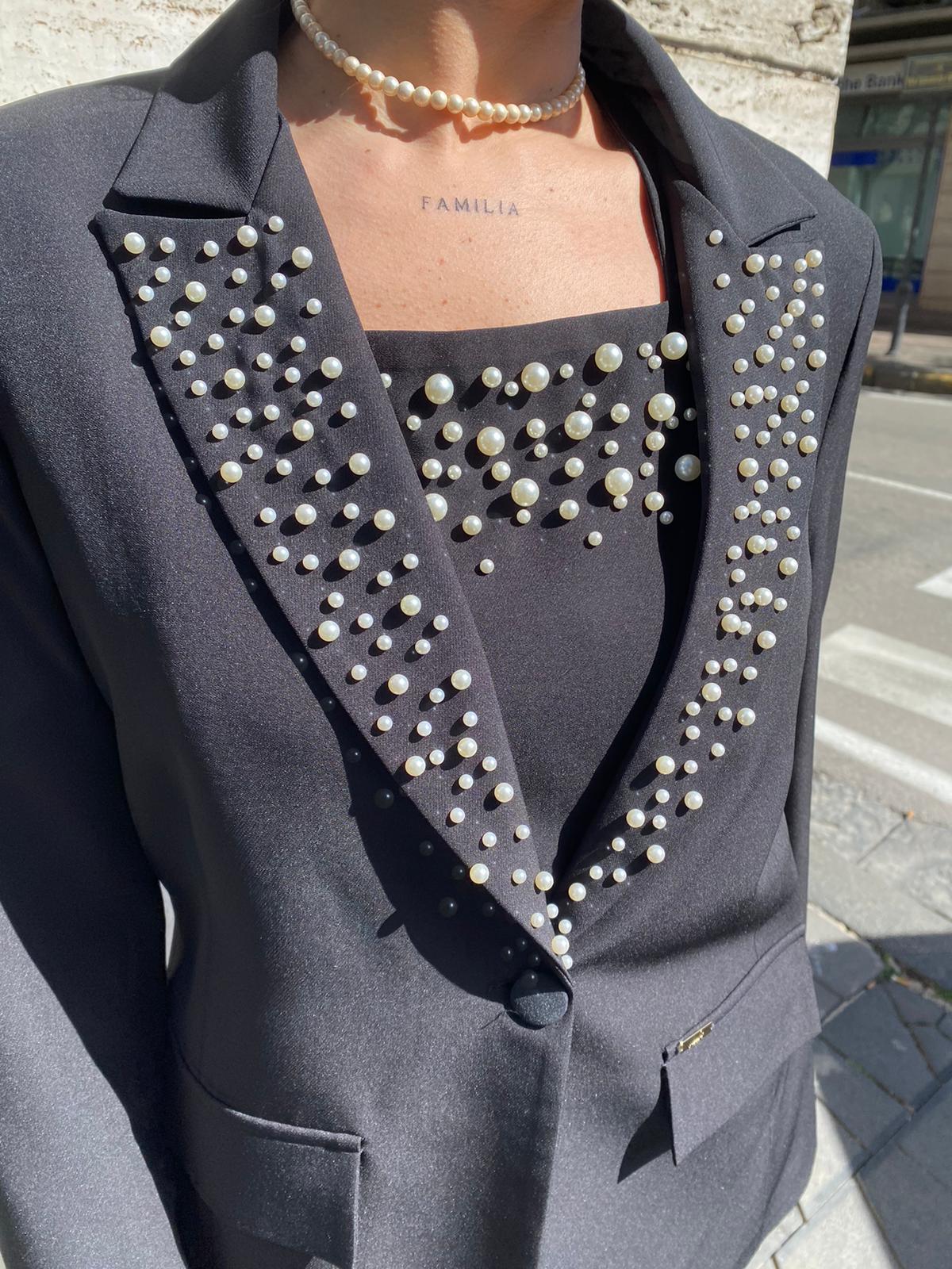 Giacca tessuto tecnico con collo in perle Lizalù 5513