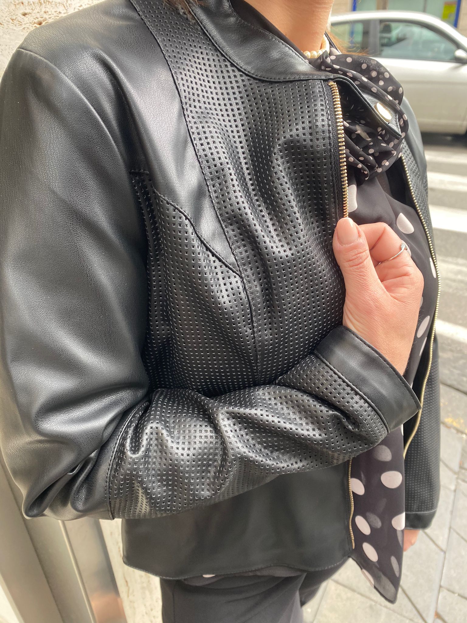 Giubbino di ecopelle modello Chanel con inserti traforati e chiusura zip SANDRO FERRONE 2007