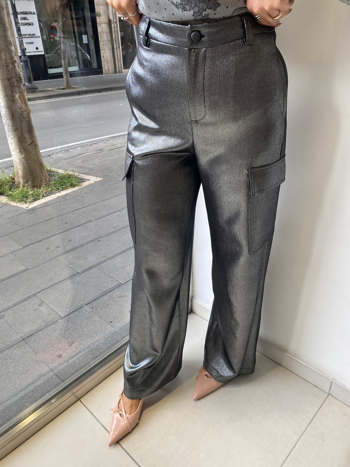 Pantalone in tessuto metallizzato modello cargo Akè 3857