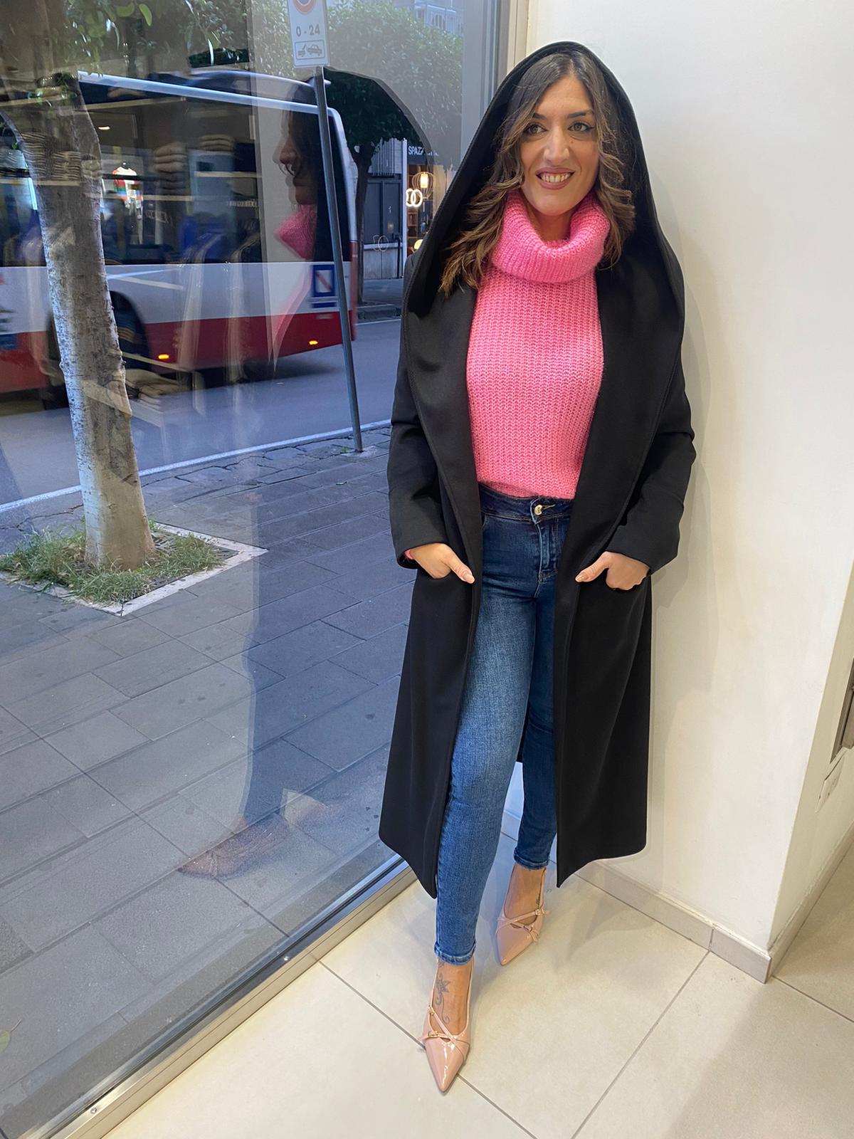 Cappotto modello accappatoio con cappuccio Lizalù E116