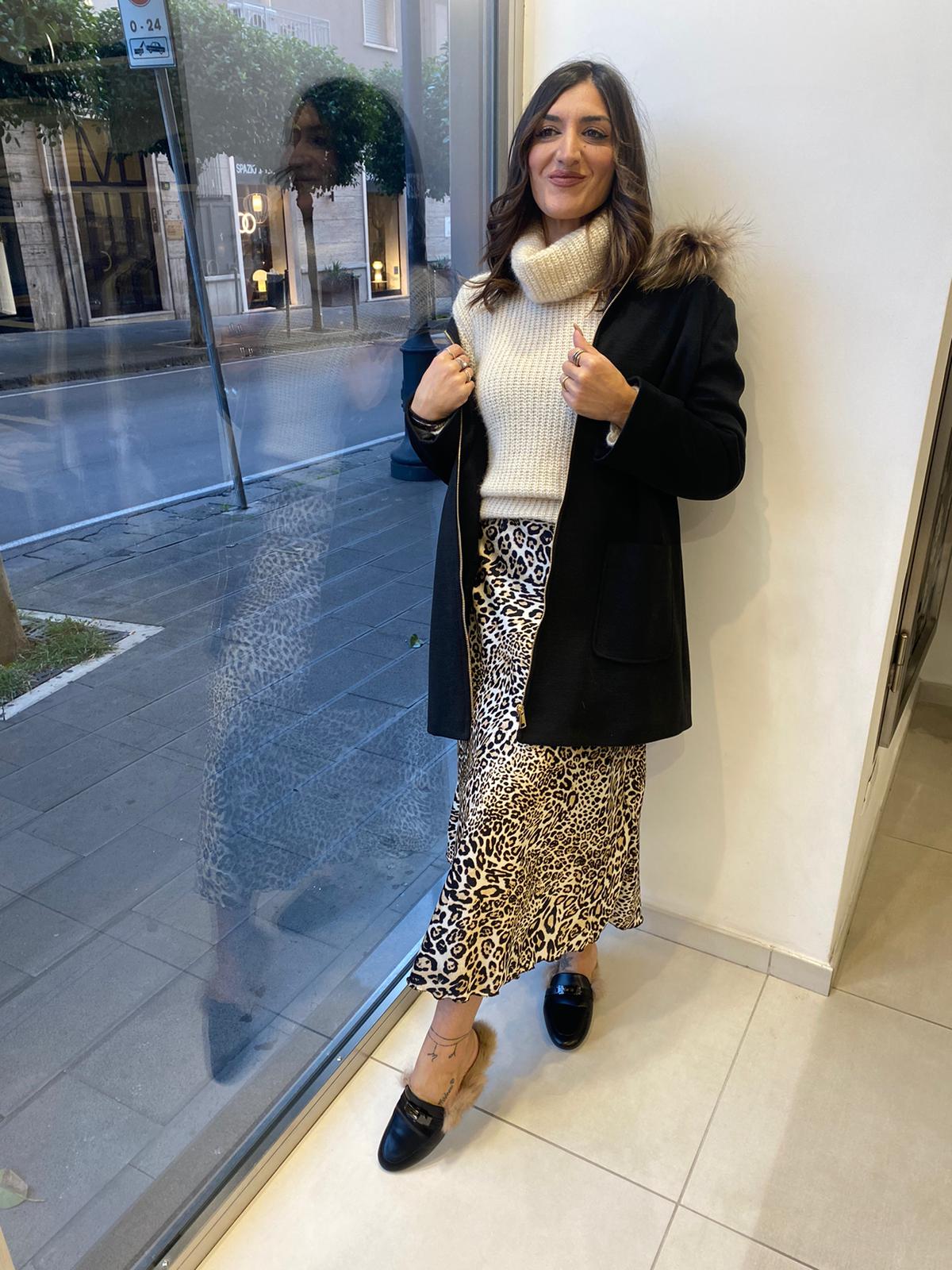 Cappotto con zip e cappuccio in ecopelliccia Lizalù A123