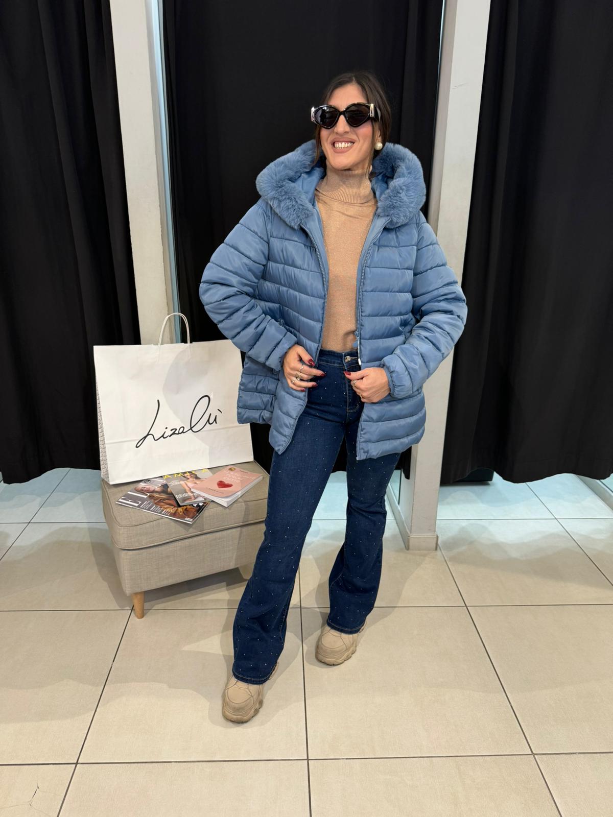 Piumino  trapuntato con tasche felpate e cappuccio ecopelliccia Lizalù 2363