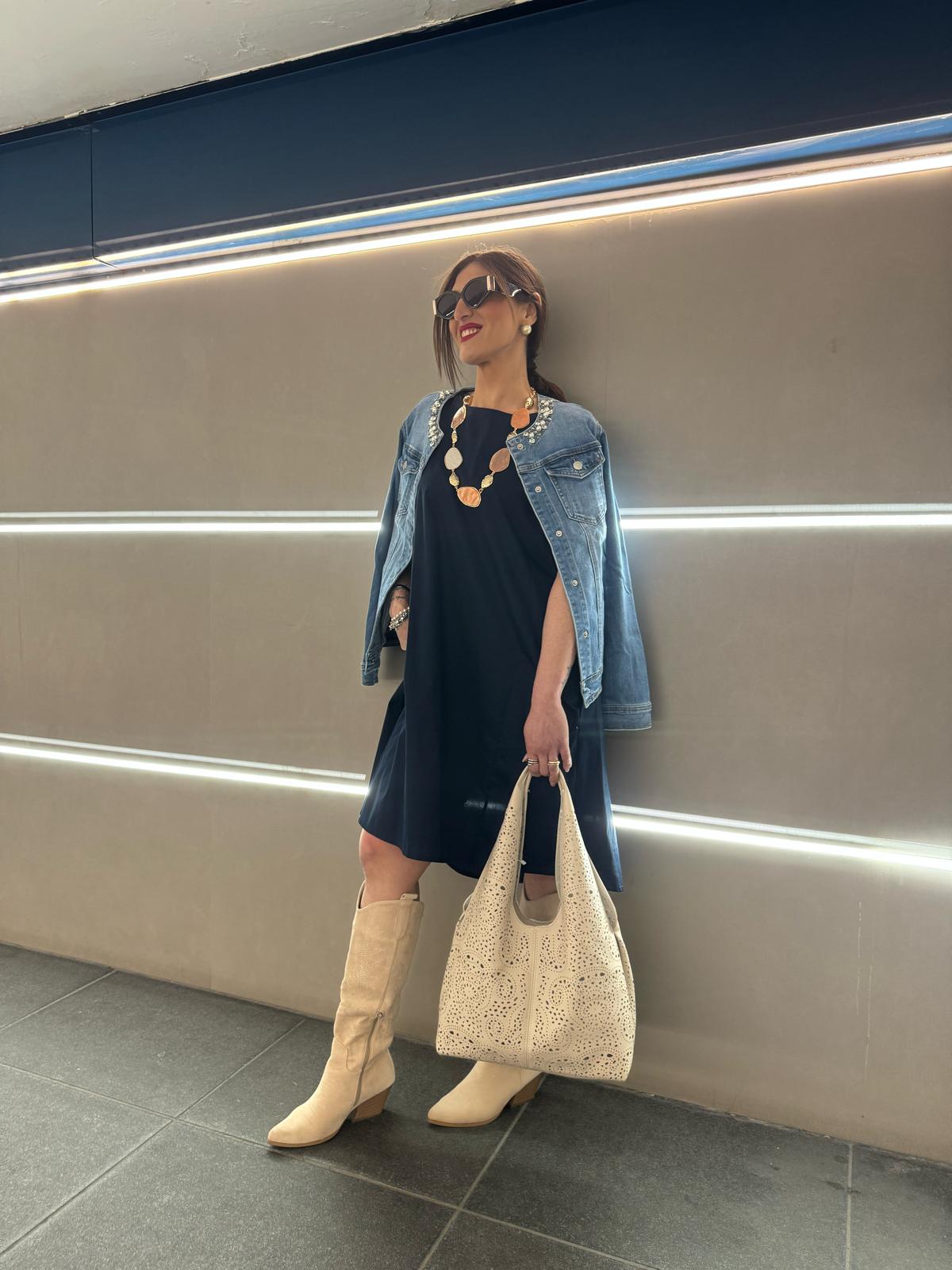 Giubbino jeans con collo in strass e perle Lizalù E863