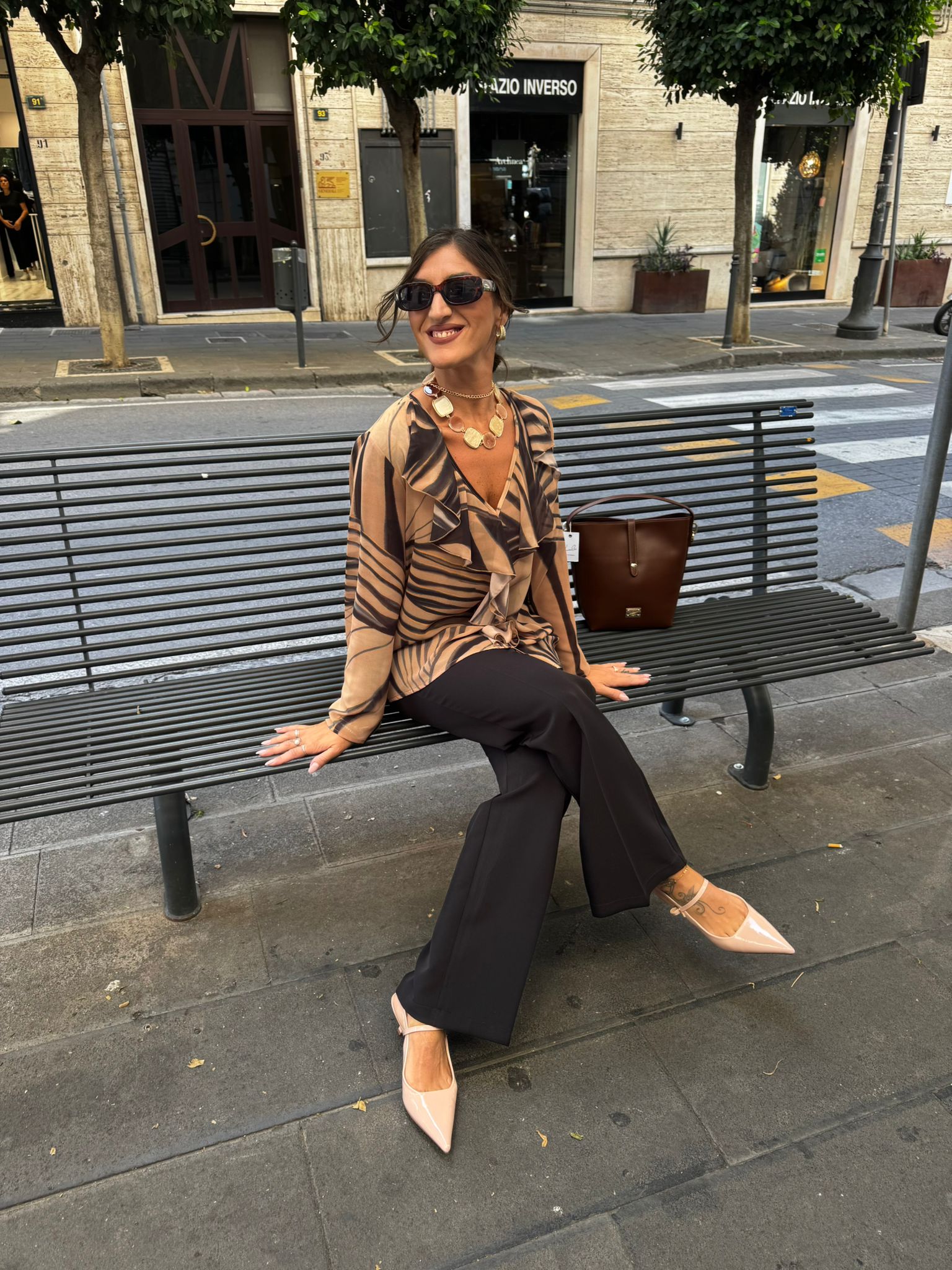 Blusa fantasia scollo a V con rouches sul davanti Lizalù S612