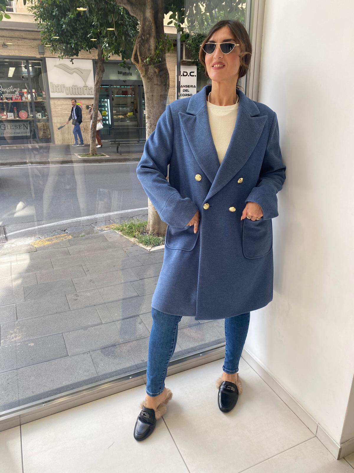 Cappotto over doppiopetto con tasche e bottoni in oro  Lizalù E101