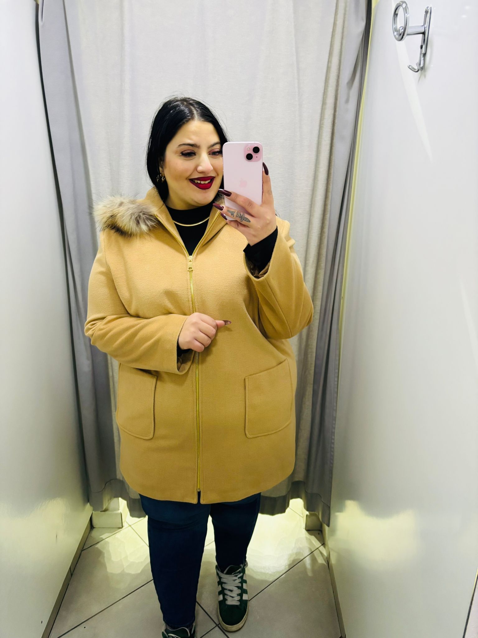 Cappotto con zip e cappuccio in ecopelliccia Lizalù A123