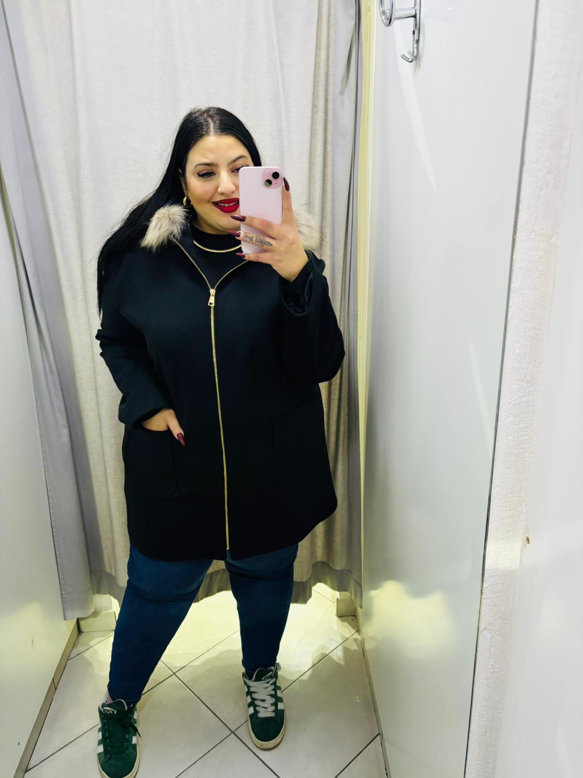 Cappotto con zip e cappuccio in ecopelliccia Lizalù A123