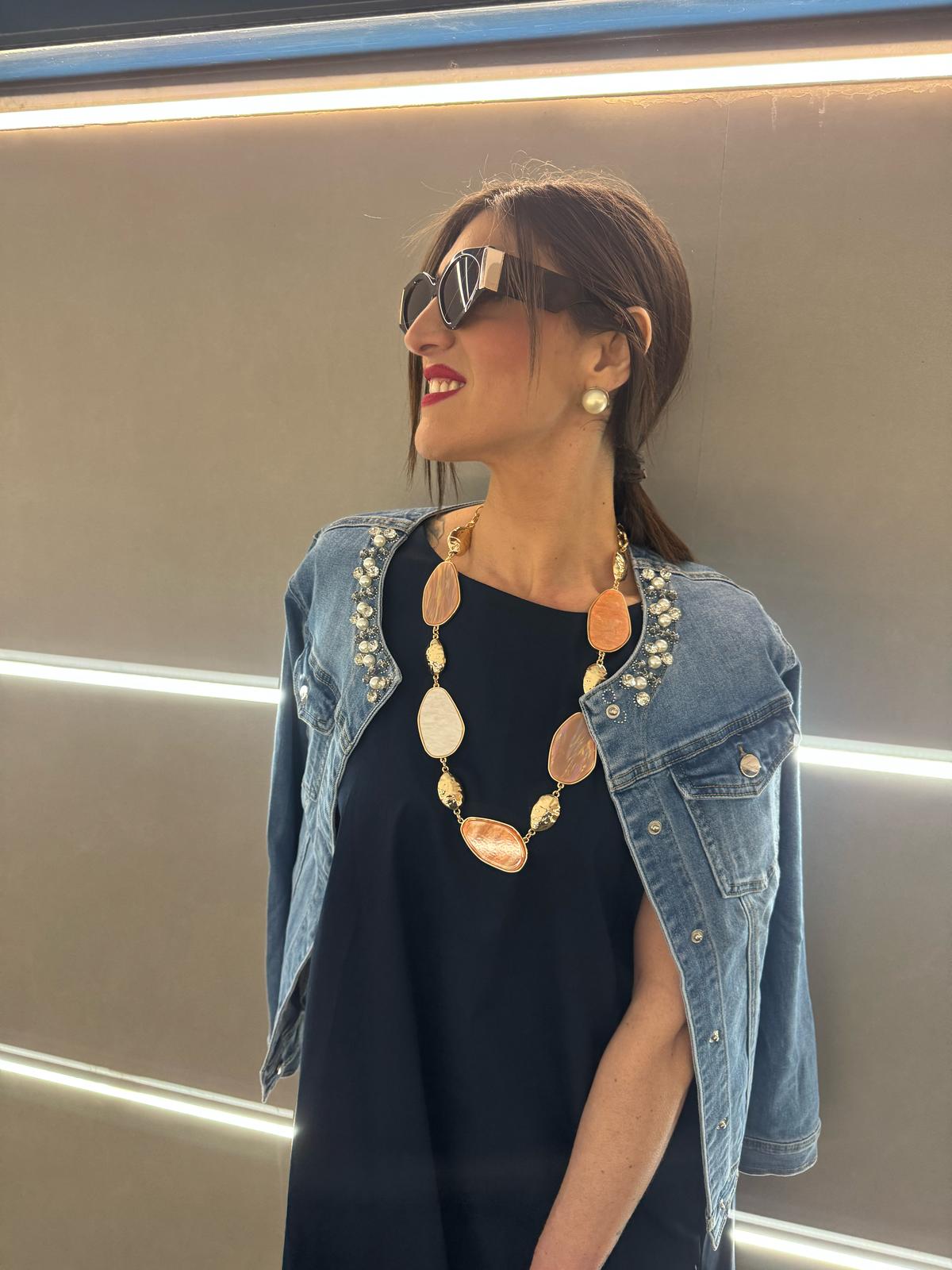 Giubbino jeans con collo in strass e perle Lizalù E863