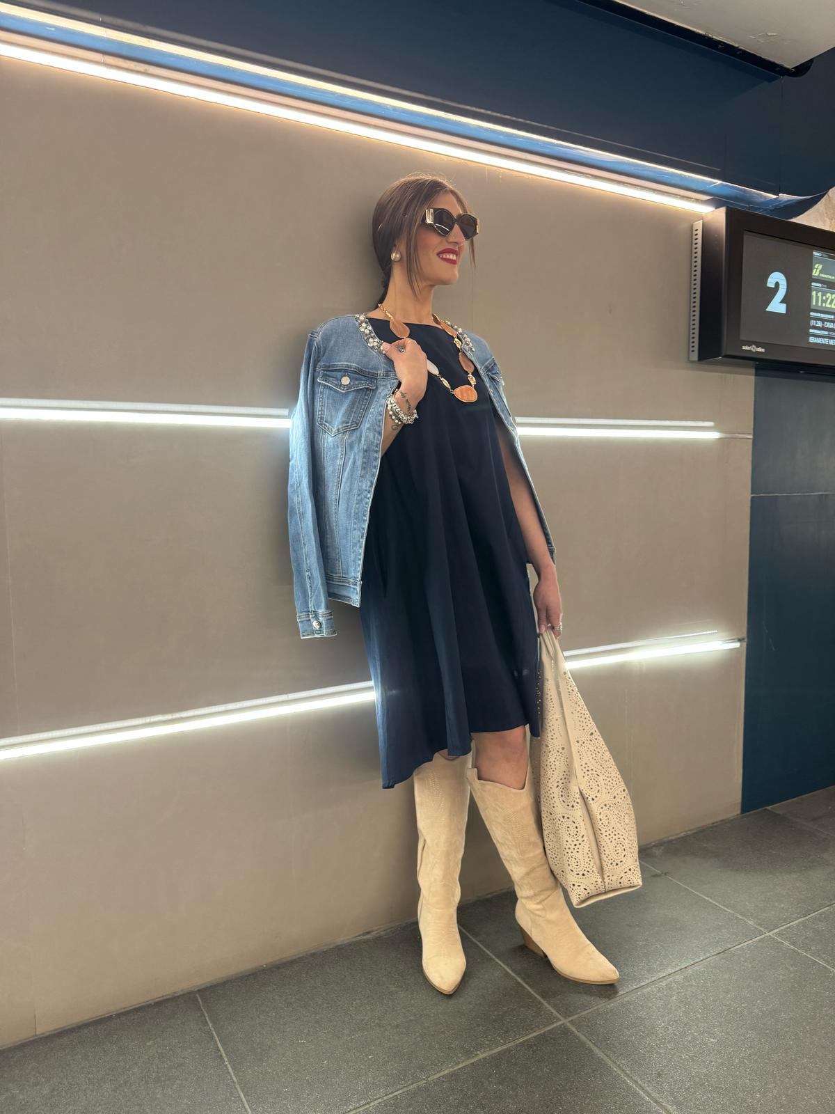 Giubbino jeans con collo in strass e perle Lizalù E863