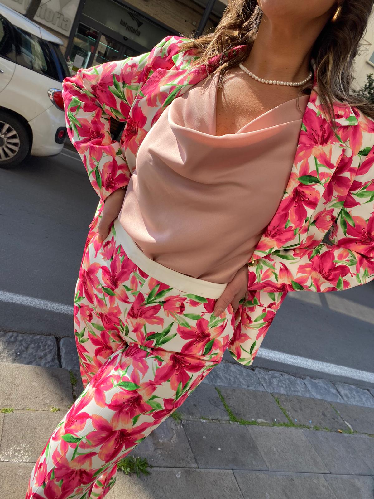 Top spalla larga effetto seta con collo a bavero Lizalù ZARA