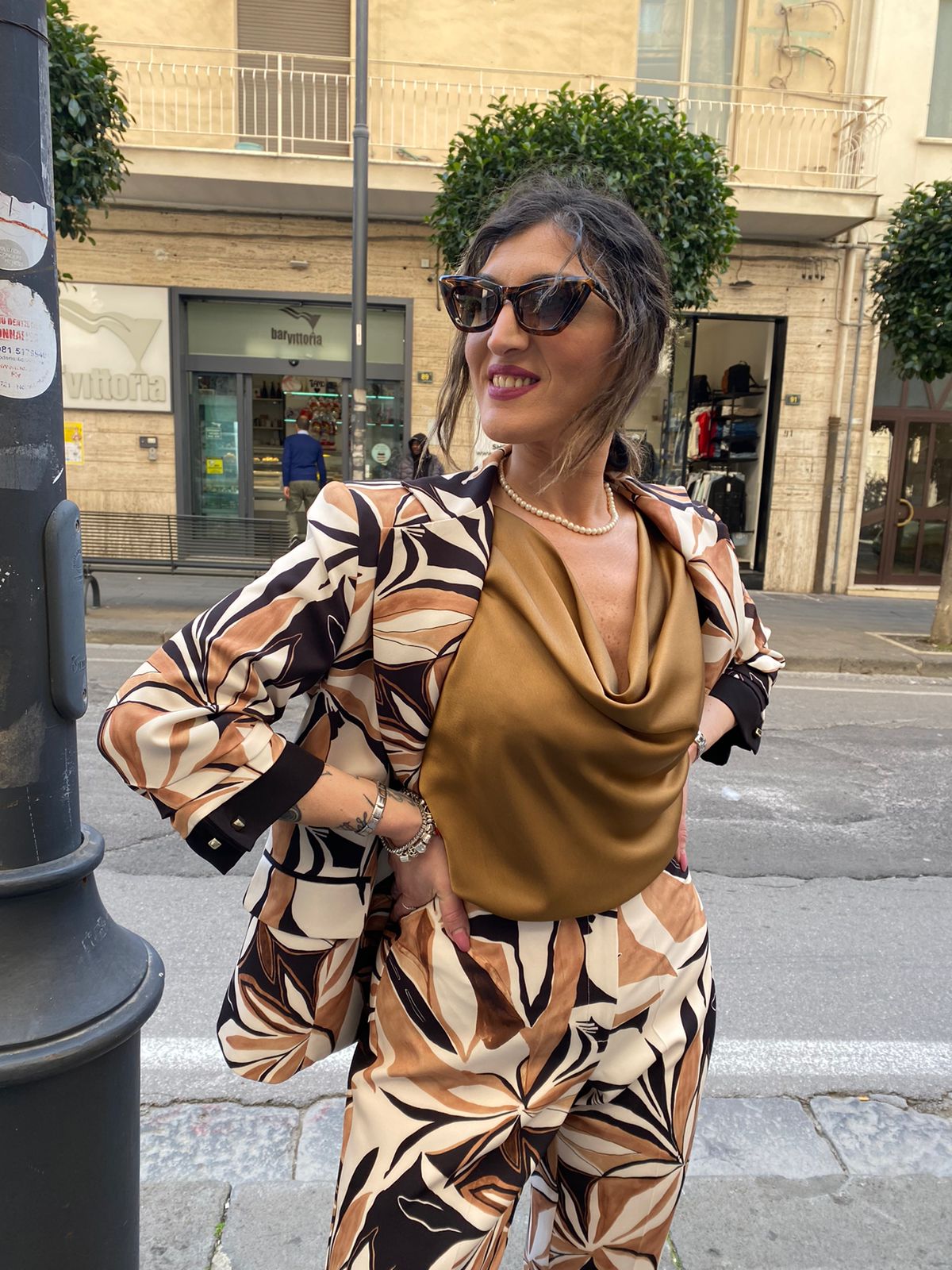 Top spalla larga effetto seta con collo a bavero Lizalù ZARA